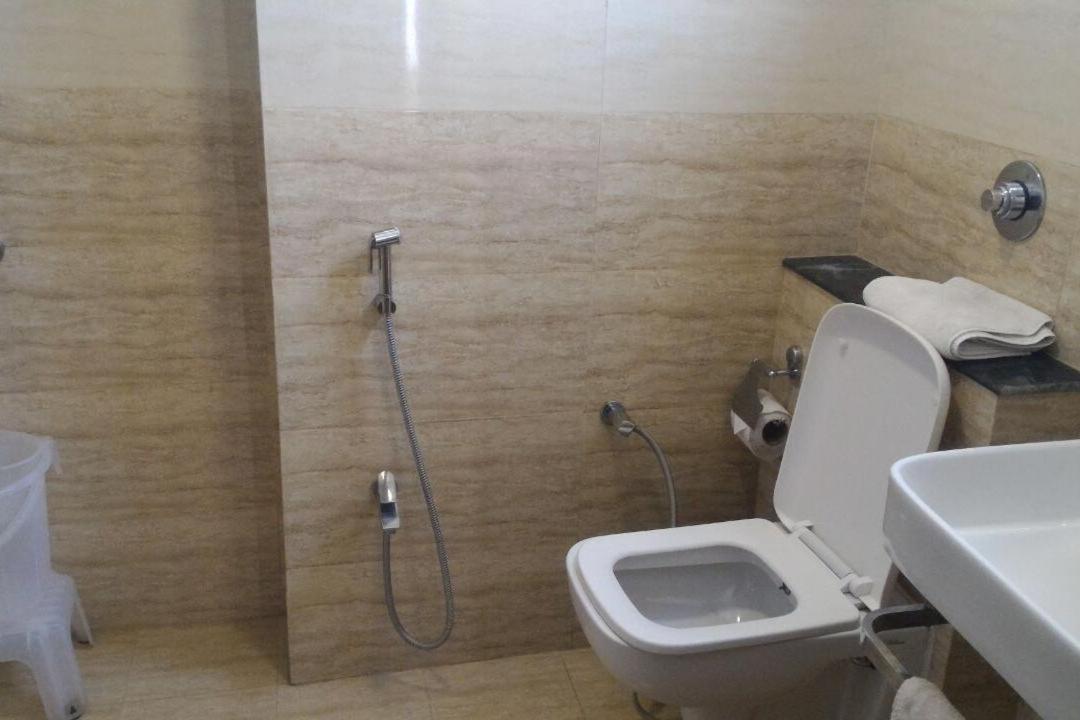 Hotel Sandstone Inn Lucknow Exterior photo