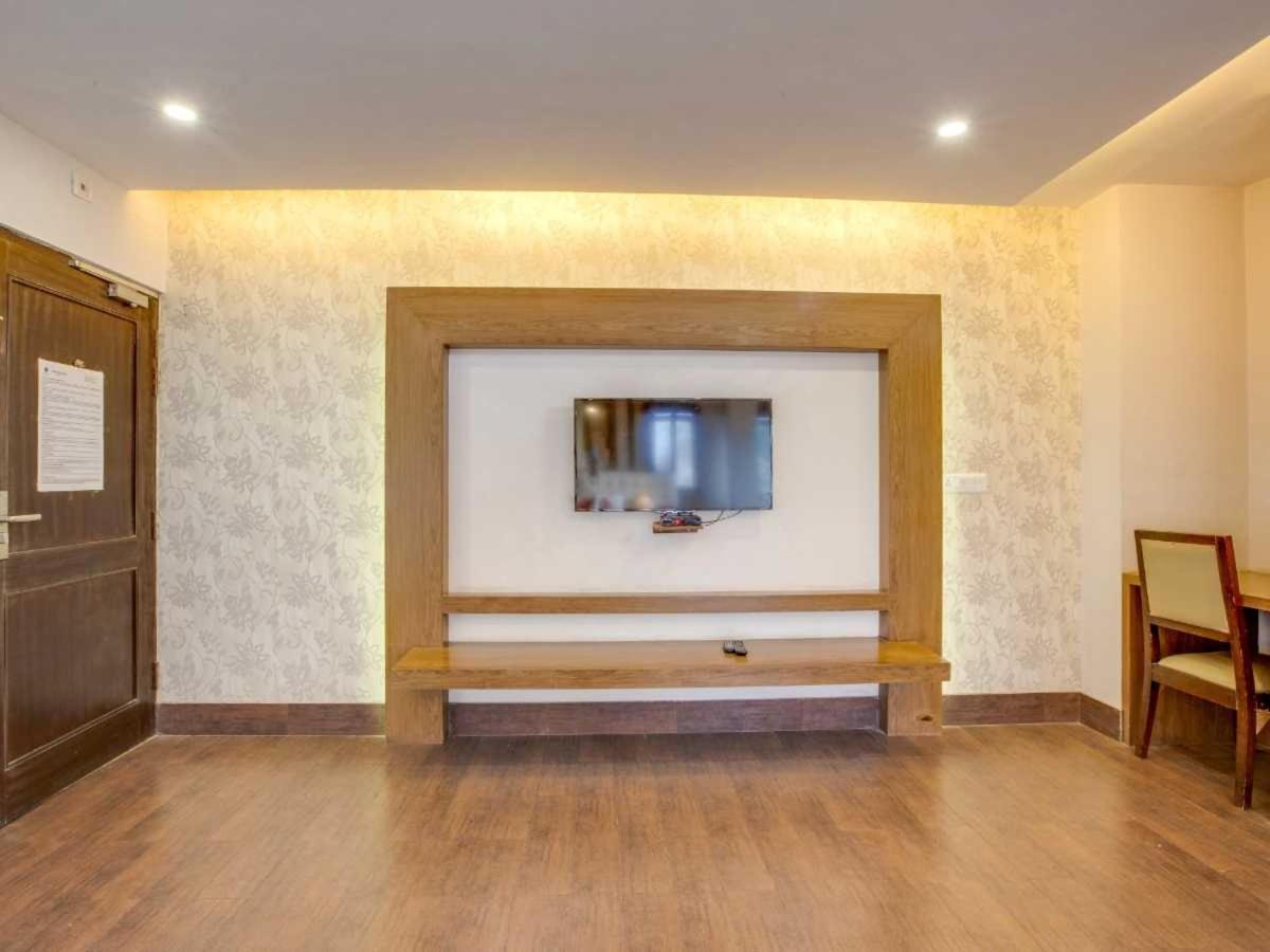 Hotel Sandstone Inn Lucknow Exterior photo